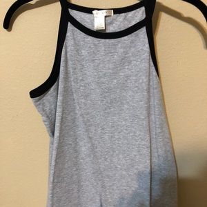 grey and black tank